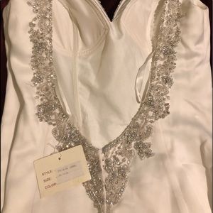 Symphony of Venus wedding dress